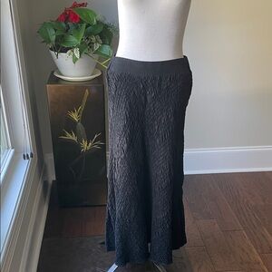 Women’s Black Textured Maxi Skirt - Elastic Waist